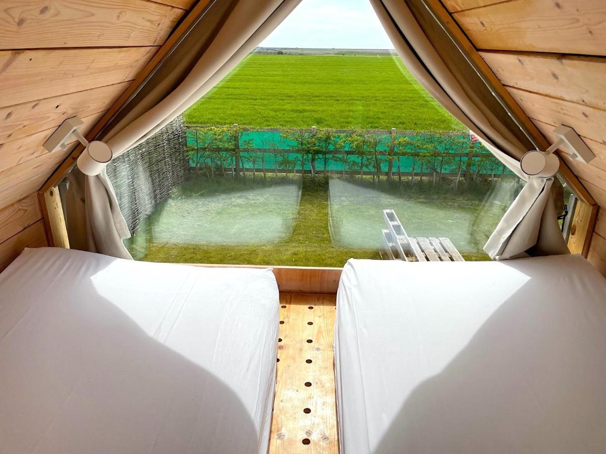 Lushna 8 Petite At Lee Wick Farm Cottages And Glamping Clacton-on-Sea Ngoại thất bức ảnh